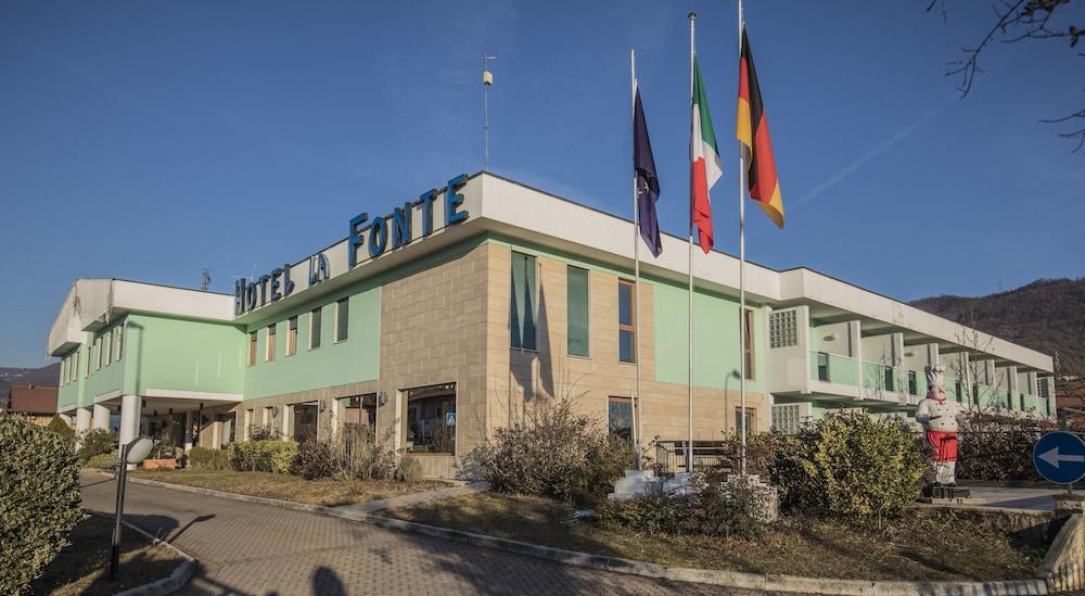 Ome La Fonte Hotel מראה חיצוני תמונה