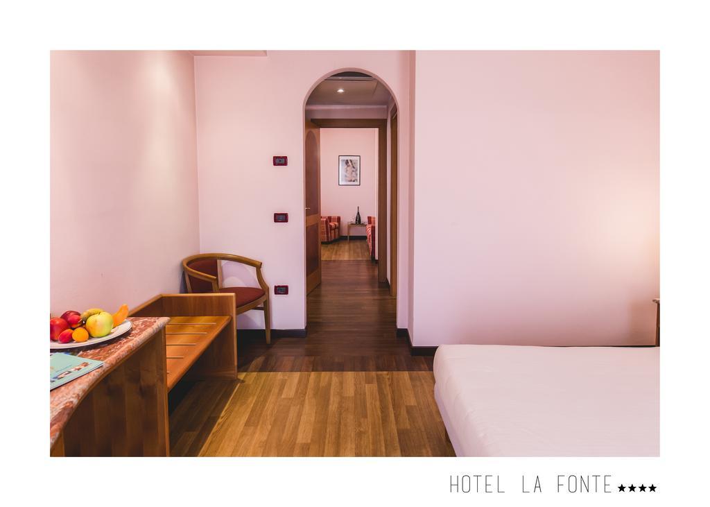 Ome La Fonte Hotel מראה חיצוני תמונה