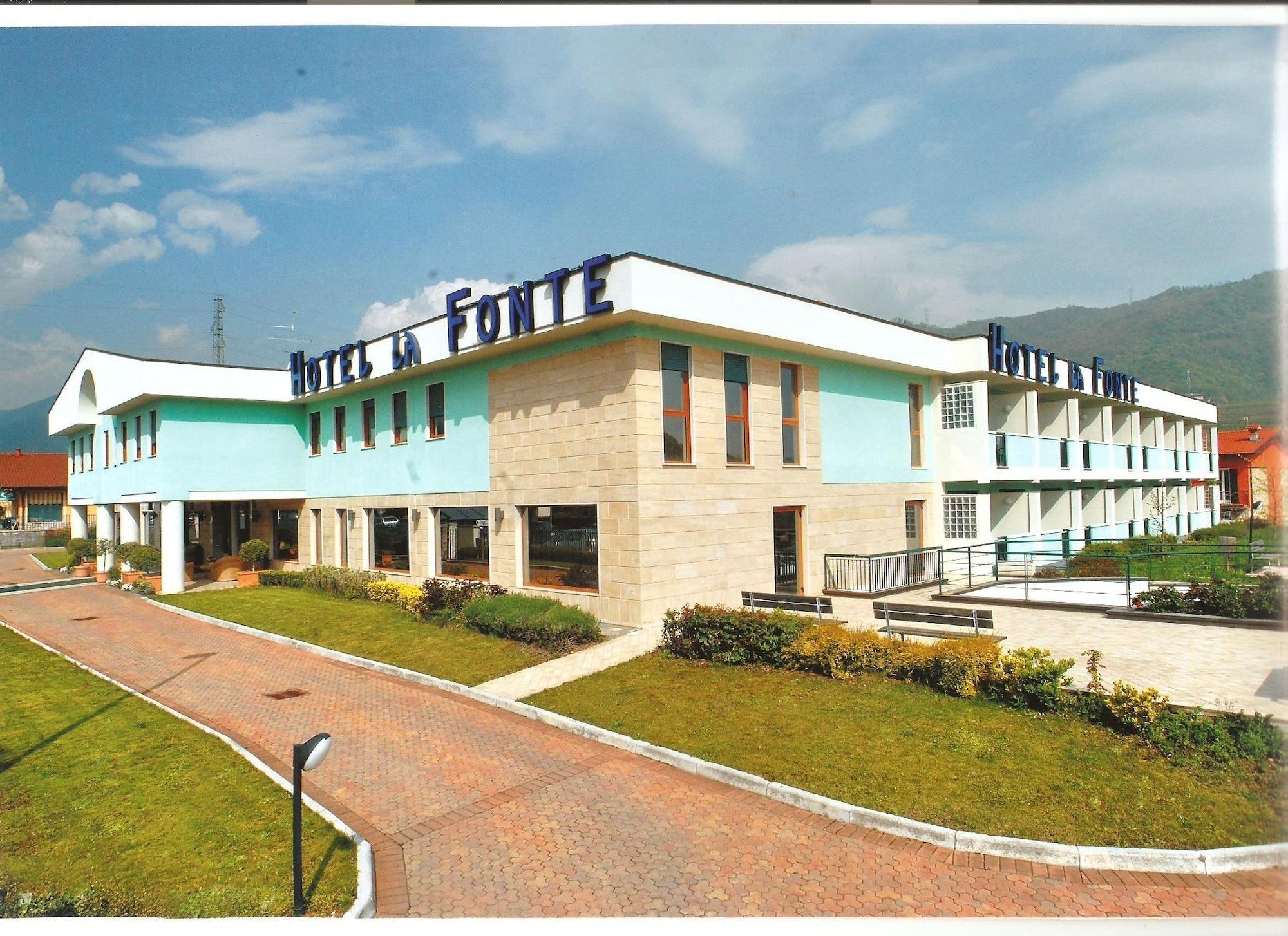 Ome La Fonte Hotel מראה חיצוני תמונה
